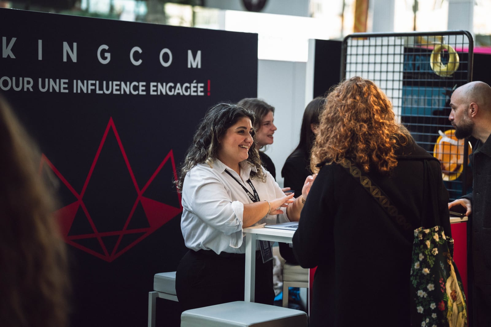 KingCom stand - conversations around influence marketing